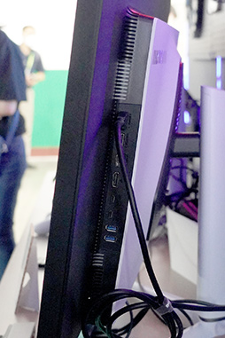 画像ギャラリー No.004のサムネイル画像 / 机置きにちょうどいい38型4K液晶や，32型8KMini LED液晶，32型量子ドット有機ELなど，これから来る注目のディスプレイを総ざらえ