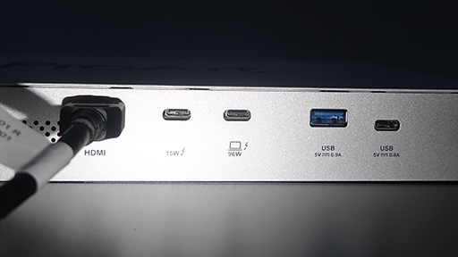 画像ギャラリー No.014のサムネイル画像 / 机置きにちょうどいい38型4K液晶や，32型8KMini LED液晶，32型量子ドット有機ELなど，これから来る注目のディスプレイを総ざらえ