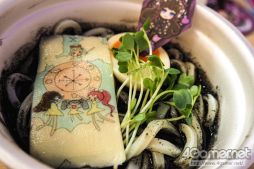 画像ギャラリー No.002のサムネイル画像 / 「アイドルランドプリパラ」単独カフェシリーズ第3弾をレポート。ゴスロリコーデが可愛すぎるガァルマゲドンとのコラボを満喫！