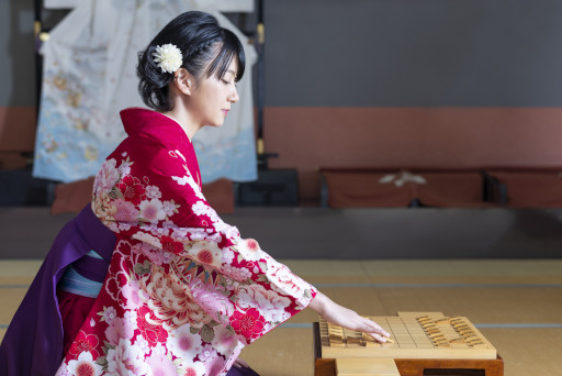 画像ギャラリー No.002のサムネイル画像 / 「香川愛生とふたりで将棋」の21％オフセールが本日から開催に