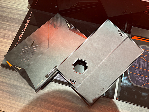 画像ギャラリー No.010のサムネイル画像 / 約11インチの大型ディスプレイを搭載した「ONEXPLAYER X1」の予約が始まる。PCとしての使いやすさにこだわったポイントは？