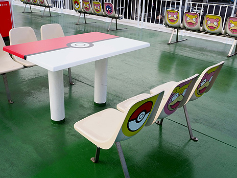 画像ギャラリー No.008のサムネイル画像 / ポケモン“ヤドン”ラッピングのフェリー，バス，宿が香川県に登場。“ヤドンパラダイス in 香川”特別企画