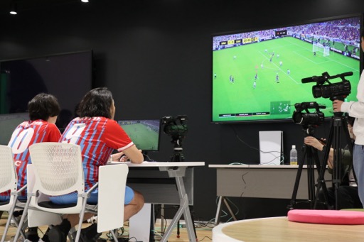 画像ギャラリー No.014のサムネイル画像 / 「eFootball 2024」×お笑いコンビ・見取り図のコラボがスタート。盛山晋太郎さん＆リリーさんが語る注目ポイントは？