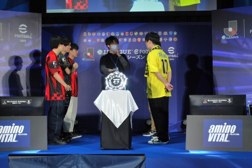 画像ギャラリー No.006のサムネイル画像 / JリーグとKONAMIによるクラブ対抗eスポーツ大会「eJリーグ eFootball 2022シーズン」，北海道コンサドーレ札幌が全40クラブの頂点に