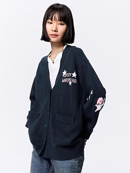 画像ギャラリー No.003のサムネイル画像 / 「星のカービィ」とGUのコラボアパレル，本日発売。カービィたちがデザインされたカーディガンやスウェット，ポーチなどのアイテムが登場