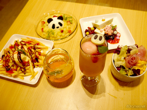 画像ギャラリー No.028のサムネイル画像 / 「アオペラカフェ -Enjoy Holiday-」の魅力をフォトレポートでお届け！　THEキャラCAFÉ グランドスケープ池袋店で開催中