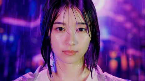 画像ギャラリー No.002のサムネイル画像 / 朝ドラ女優が雨の中で絶叫!? 「超探偵事件簿 レインコード」6月23日に放映開始予定のTVCMに女優の鳴海 唯さんが出演