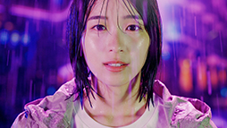 画像ギャラリー No.004のサムネイル画像 / 「超探偵事件簿 レインコード」，女優・鳴海 唯さんが出演するWeb CMを公開。セリフ違いの「降り続く雨も悪くないね篇」は笑顔が印象的