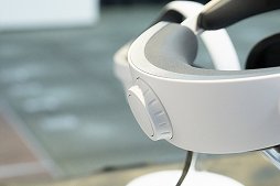 画像ギャラリー No.003のサムネイル画像 / PS VR2体験会レポート。「バイオハザード　ヴィレッジ」と「Horizon Call of the Mountain」は，どちらもパワーアップしたVR体験が楽しめる