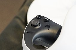 画像ギャラリー No.010のサムネイル画像 / PS VR2体験会レポート。「バイオハザード　ヴィレッジ」と「Horizon Call of the Mountain」は，どちらもパワーアップしたVR体験が楽しめる