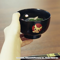 画像ギャラリー No.003のサムネイル画像 / ポケモンと伝統技法が融合した漆器椀第2弾が登場。アチャモの小椀とピカチュウの汁椀をラインナップに追加