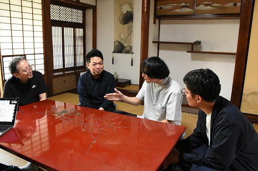 画像ギャラリー No.008のサムネイル画像 / 「違う冬のぼくら」×「都市伝説解体センター」クリエイター＆パブリッシャ対談。個人開発とチーム開発，それを支える出版系パブリッシャの話