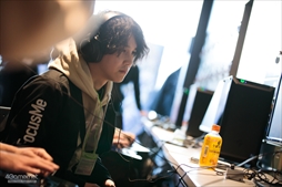 画像ギャラリー No.008のサムネイル画像 / ウメハラ選手，MenaRD選手など「ストリートファイター6」のトップ選手がオフラインで激突。「FAVCUP 2023」を200枚超の写真で振り返る