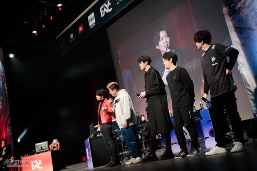 画像ギャラリー No.109のサムネイル画像 / ウメハラ選手，MenaRD選手など「ストリートファイター6」のトップ選手がオフラインで激突。「FAVCUP 2023」を200枚超の写真で振り返る
