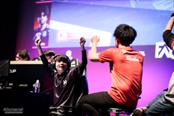 画像ギャラリー No.187のサムネイル画像 / ウメハラ選手，MenaRD選手など「ストリートファイター6」のトップ選手がオフラインで激突。「FAVCUP 2023」を200枚超の写真で振り返る
