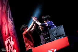 画像ギャラリー No.209のサムネイル画像 / ウメハラ選手，MenaRD選手など「ストリートファイター6」のトップ選手がオフラインで激突。「FAVCUP 2023」を200枚超の写真で振り返る