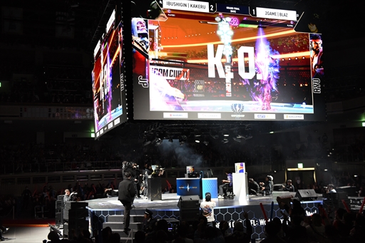画像ギャラリー No.012のサムネイル画像 / 「カプコンカップ11」決勝大会レポート。翔選手がチリの新星Blaz選手を打ち倒し，「ストリートファイター6」世界最強の座に輝く