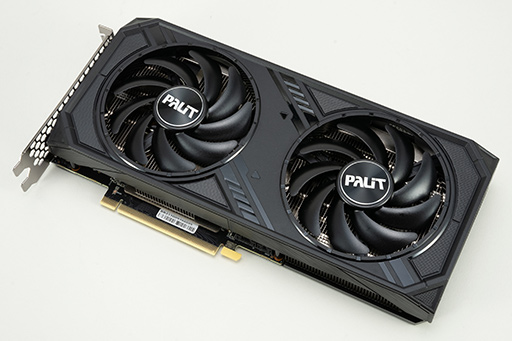画像ギャラリー No.006のサムネイル画像 / アンダー10万円のPalit製RTX 4070カード「GeForce RTX 4070 Dual」の実力を検証。PCケースを選びにくいサイズも魅力だ
