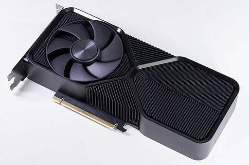画像ギャラリー No.010のサムネイル画像 / RTX 40 SUPERの第1弾「GeForce RTX 4070 SUPER」の実力を検証。上位のRTX 4070 Tiに迫るゲームもあり