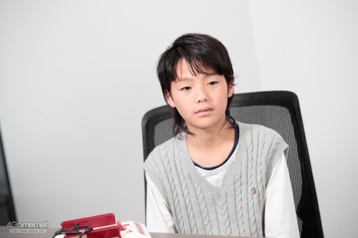 画像ギャラリー No.001のサムネイル画像 / 「え，手で描くの？」リメイク版ウィザードリィ発売記念。今どき小学生と声優・保志総一朗さんがFC版“狂王の試練場”の初見プレイに挑む！【PR】