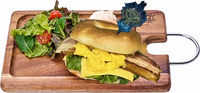 画像ギャラリー No.015のサムネイル画像 / カプコンカフェ試食レポート。「モンスターハンター」20周年コラボは後半メニューも充実！歴代作品をイメージしたフードやドリンクも