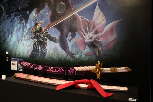 画像ギャラリー No.018のサムネイル画像 / 明日開幕「モンスターハンター20周年-大狩猟展-」発表会＆内覧会レポート。歴代シリーズの武具とモンスターを堪能できる展示が盛りだくさん