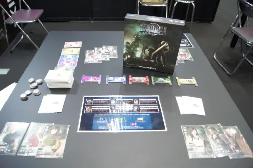 画像ギャラリー No.001のサムネイル画像 / FFVIIリメイクがベースの新作ボドゲ「マテリアハンター」，先行プレイレポート。“競り”をベースにキャラクターを表現したメカニクスに注目
