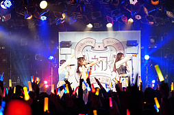 画像ギャラリー No.004のサムネイル画像 / 「学マス」ライブ配信レポート。陽高真白さん，長月あおいさん，春咲 暖さん出演の「初陣公演」，堂々のパフォーマンスでツアーのラストを飾る