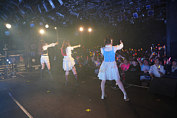 画像ギャラリー No.027のサムネイル画像 / 「学マス」ライブ配信レポート。陽高真白さん，長月あおいさん，春咲 暖さん出演の「初陣公演」，堂々のパフォーマンスでツアーのラストを飾る