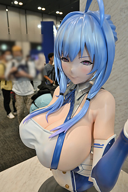 画像ギャラリー No.020のサムネイル画像 / 抱き枕（カバー）は質のいい睡眠にもつながる？　「VVプリズム」に登場する“ななみ”のものを購入してみた（「買い物Surfer」第26回）