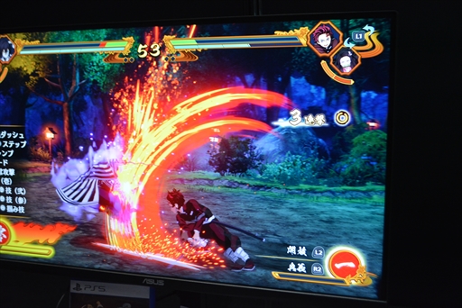 画像ギャラリー No.007のサムネイル画像 / 「鬼滅の刃 ヒノカミ血風譚2」試遊レポート。前作で培ったシリーズ独自の攻防はそのままに，キャラクターや技の増加でゴージャスな作りに