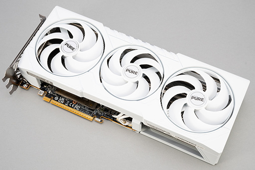 画像ギャラリー No.003のサムネイル画像 / RDNA 4世代の新GPU「Radeon RX 9070 XT」＆「Radeon RX 9070」レビュー。RX 7900 XTを上回ってRTX 5070とも戦える