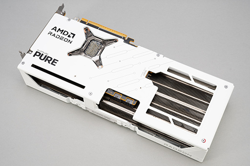 画像ギャラリー No.004のサムネイル画像 / RDNA 4世代の新GPU「Radeon RX 9070 XT」＆「Radeon RX 9070」レビュー。RX 7900 XTを上回ってRTX 5070とも戦える