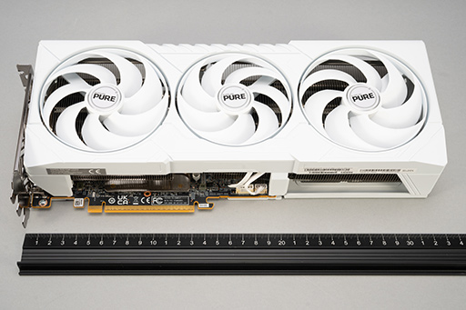 画像ギャラリー No.005のサムネイル画像 / RDNA 4世代の新GPU「Radeon RX 9070 XT」＆「Radeon RX 9070」レビュー。RX 7900 XTを上回ってRTX 5070とも戦える