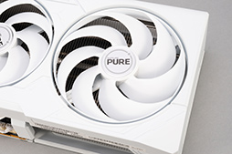 画像ギャラリー No.009のサムネイル画像 / RDNA 4世代の新GPU「Radeon RX 9070 XT」＆「Radeon RX 9070」レビュー。RX 7900 XTを上回ってRTX 5070とも戦える