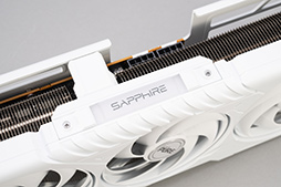 画像ギャラリー No.022のサムネイル画像 / RDNA 4世代の新GPU「Radeon RX 9070 XT」＆「Radeon RX 9070」レビュー。RX 7900 XTを上回ってRTX 5070とも戦える