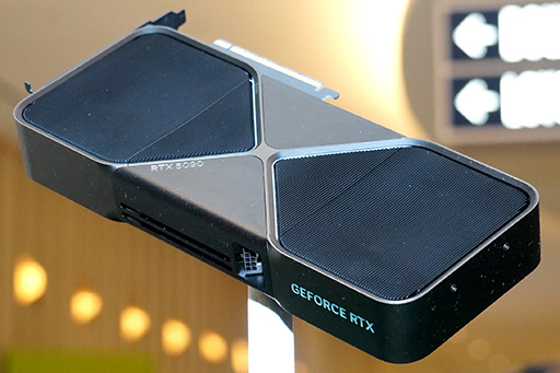 画像ギャラリー No.008のサムネイル画像 / 「GeForce RTX 5090」のダイサイズは約768平方mm？ 搭載カードが多数披露されたNVIDIAブースをチェック