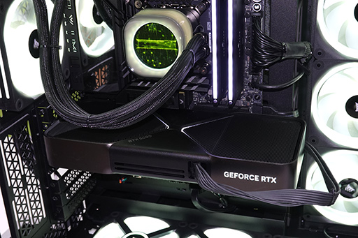 画像ギャラリー No.011のサムネイル画像 / 「GeForce RTX 5090」のダイサイズは約768平方mm？ 搭載カードが多数披露されたNVIDIAブースをチェック