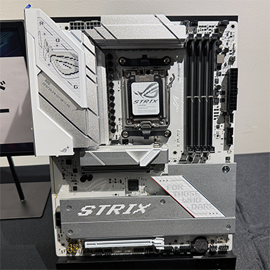 画像ギャラリー No.013のサムネイル画像 / GeForce RTX 5090搭載カードなど，ASUS製最新PCパーツが秋葉原で一挙に展示。2月1日には一般向けイベントを開催
