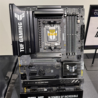 画像ギャラリー No.015のサムネイル画像 / GeForce RTX 5090搭載カードなど，ASUS製最新PCパーツが秋葉原で一挙に展示。2月1日には一般向けイベントを開催