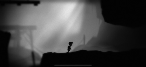 画像ギャラリー No.003のサムネイル画像 / インディーゲームの傑作「LIMBO+」。妹を探す兄は，美しく恐ろしい辺獄をひた走る（今日から始めろApple Arcade #39）