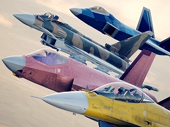 �Υץ쥤��ݡϡ�ACE COMBAT 8: WINGS OF THEVE�פ������10ǯ�夬���档���ꥮ����襤��Ķ���ƥ������Ȥʤ롤���Ρȱ�ͺ�θ��ɤϤ�꿼����뤲��