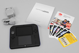 画像ギャラリー No.005のサムネイル画像 / 「Nintendo 2DS」分解レポート。立体視非対応の“廉価版3DS”，その中身は？
