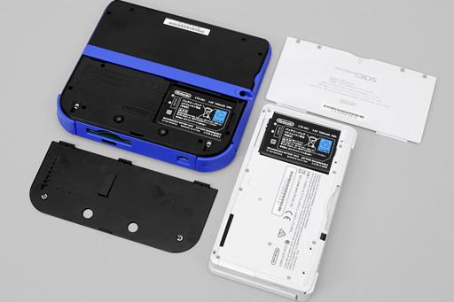画像ギャラリー No.017のサムネイル画像 / 「Nintendo 2DS」分解レポート。立体視非対応の“廉価版3DS”，その中身は？
