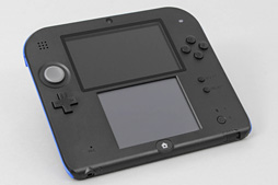 画像ギャラリー No.035のサムネイル画像 / 「Nintendo 2DS」分解レポート。立体視非対応の“廉価版3DS”，その中身は？