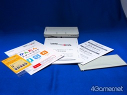 画像ギャラリー No.002のサムネイル画像 / Newニンテンドー3DS＆LLが本日発売。さっそく手に入れたのでパッケージの中身を確認