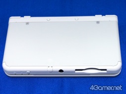 画像ギャラリー No.009のサムネイル画像 / Newニンテンドー3DS＆LLが本日発売。さっそく手に入れたのでパッケージの中身を確認