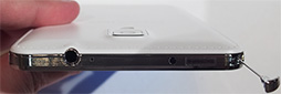 画像ギャラリー No.026のサムネイル画像 / KDDIの2013冬モデルスマートフォン＆タブレットを触ってきた。スペックは横一線で使い勝手に工夫を凝らした製品が目立つ