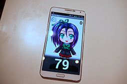 画像ギャラリー No.032のサムネイル画像 / KDDIの2013冬モデルスマートフォン＆タブレットを触ってきた。スペックは横一線で使い勝手に工夫を凝らした製品が目立つ