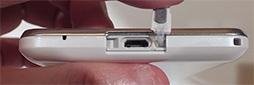 画像ギャラリー No.036のサムネイル画像 / KDDIの2013冬モデルスマートフォン＆タブレットを触ってきた。スペックは横一線で使い勝手に工夫を凝らした製品が目立つ